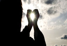 鲸鱼体育：亚历山大狂砍51分助雷霆灭火箭 欧文伤退小牛不敌大王.